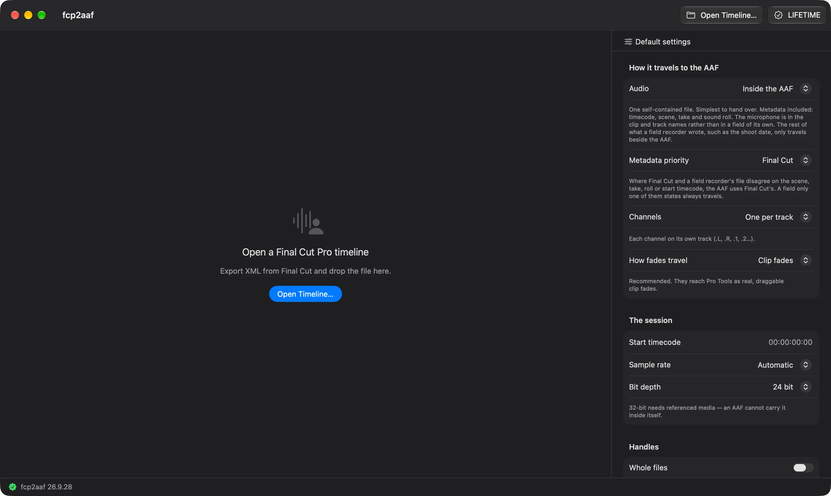 La ventana de fcp2aaf según abre, antes de cargar nada: en medio, «Open a Final Cut Pro timeline», la línea que dice que exportes el XML desde Final Cut y sueltes ahí el archivo, y un botón Open Timeline; a la derecha, los ajustes de la entrega ya puestos bajo Default settings, con el audio dentro del AAF, la prioridad de metadata en Final Cut, un canal por pista, fades de clip, el timecode inicial, el sample rate en automático y 24 bits.