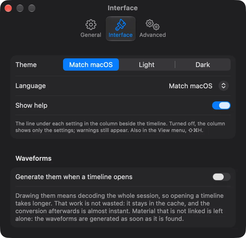 La pestaña Interfaz de los Ajustes de fcp2aaf: el tema como macOS, el idioma como macOS, Mostrar ayuda encendido con su explicación, y la sección Waveforms con el interruptor que los genera al abrir un timeline, apagado.